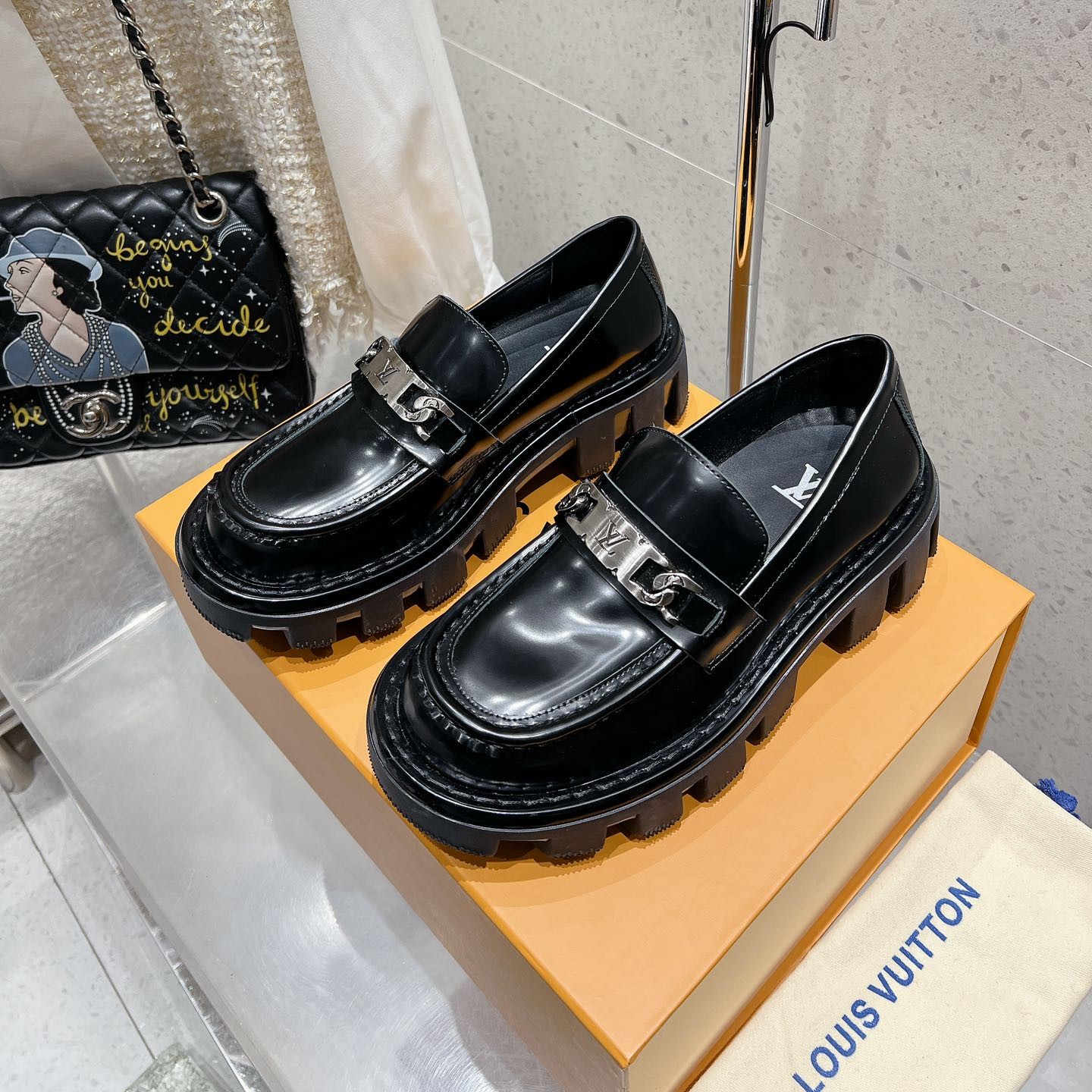 루이비통 로퍼 여성