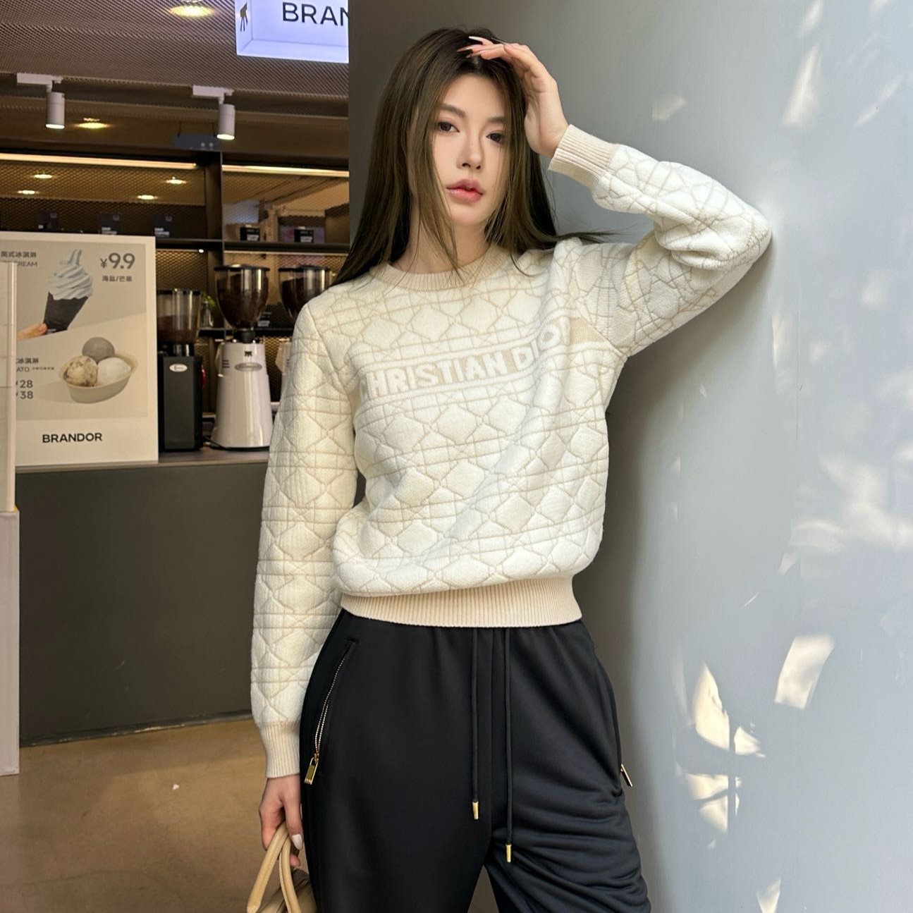 디올 여성 긴팔 니트 티셔츠 2가지 색상