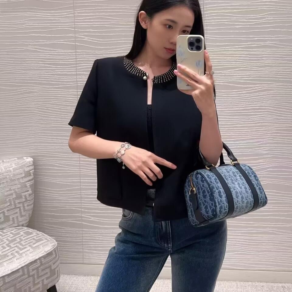 디올 그루브 오블리크 자카드 숄더백 2가지 사이즈