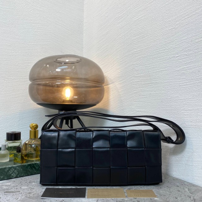 보테가 Cassette Bag