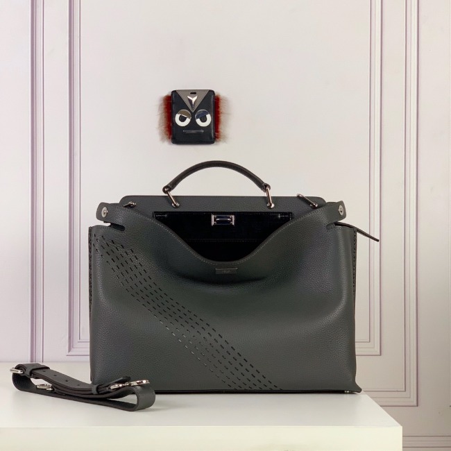 펜디 PEEKABOO ICONIC ESSENTIAL BAG